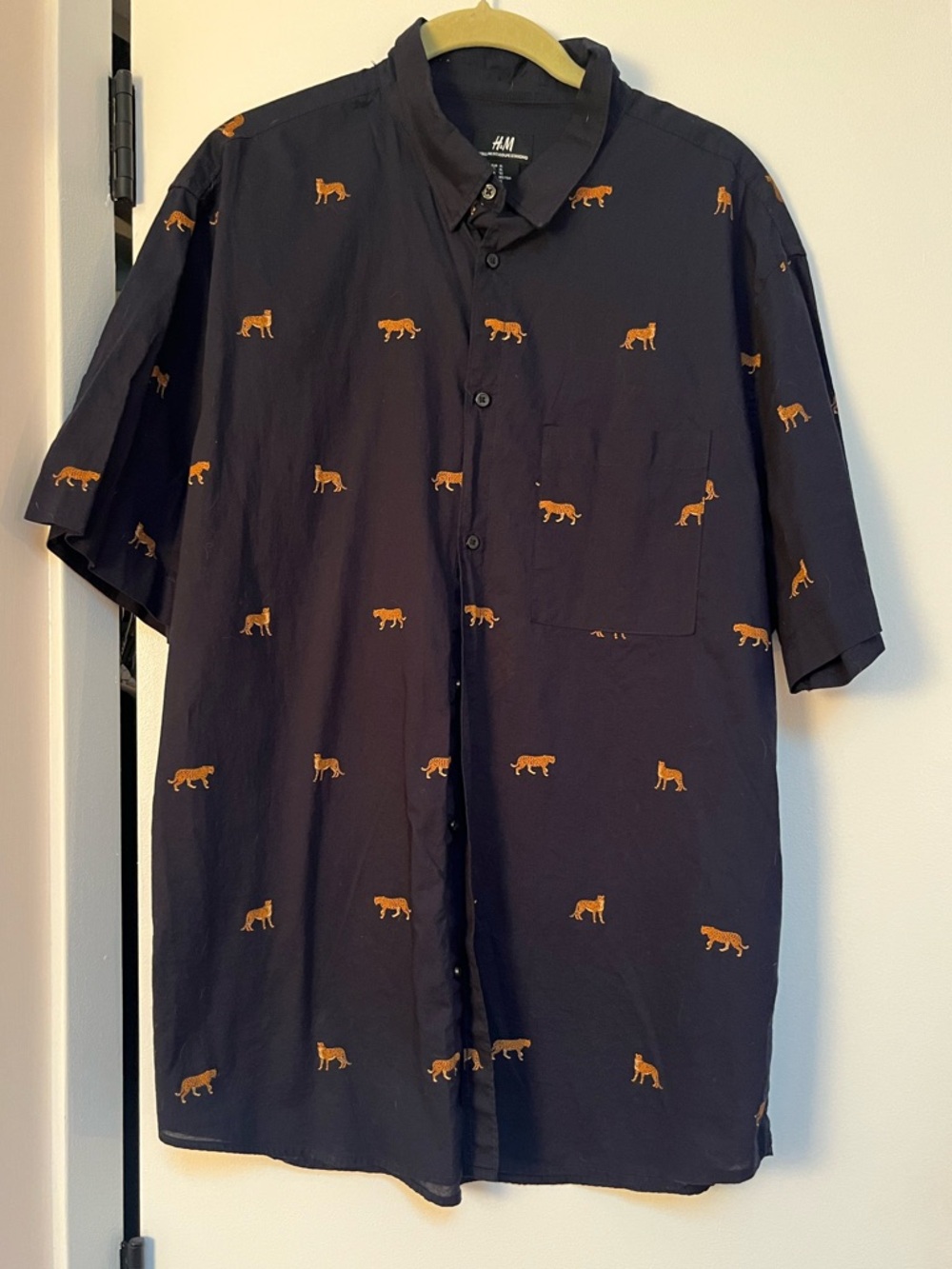 H&M men’s short sleeve shirt with leopard print, XL